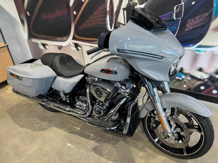 2025 Harley-Davidson Street Glide 117 (FLHX) Touring