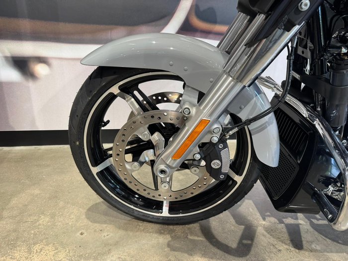 2025 Harley-Davidson Street Glide 117 (FLHX) Touring