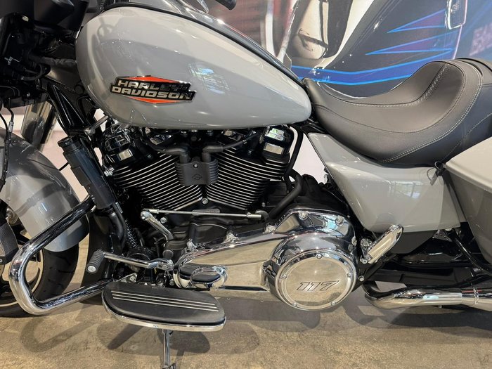 2025 Harley-Davidson Street Glide 117 (FLHX) Touring