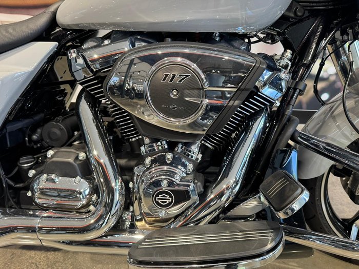 2025 Harley-Davidson Street Glide 117 (FLHX) Touring