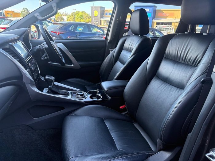 2016 Mitsubishi Pajero Sport Exceed