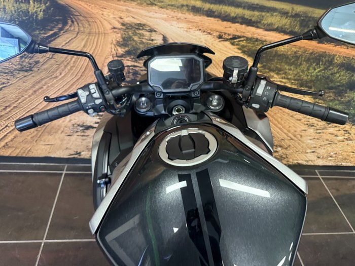 2022 Kawasaki Z H2 (ZR1000K) SILVER