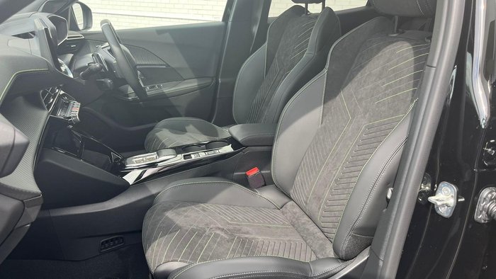 2024 Peugeot 2008 GT Hybrid