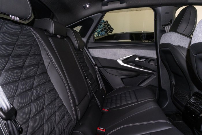 2025 Peugeot 3008 GT Premium Hybrid