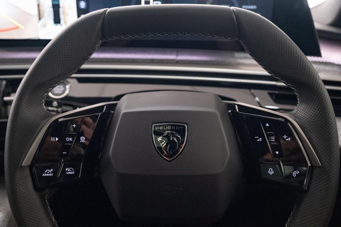 2025 Peugeot 3008 GT Premium Hybrid