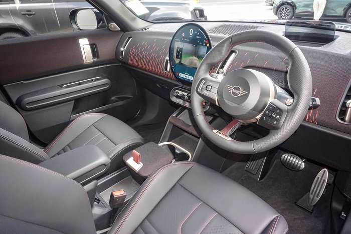 2025 MINI Countryman JCW Favoured