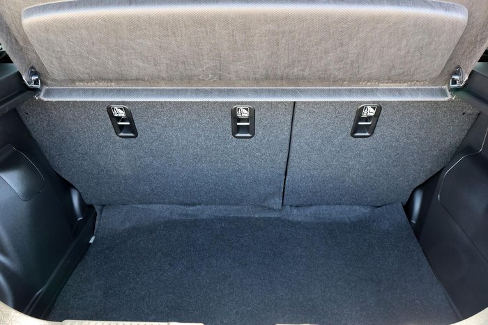 2025 Suzuki Swift Hybrid Plus UZ Premium Silver