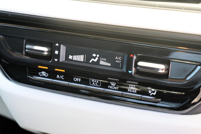 2025 Suzuki Swift Hybrid Plus UZ Premium Silver