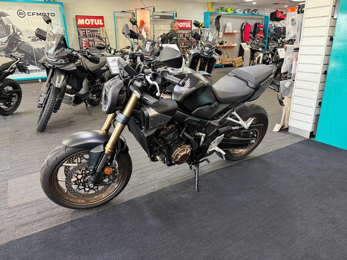 2024 Honda CB650R E-Clutch CB Black