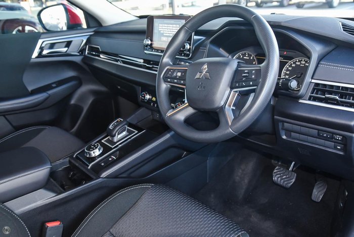 2025 Mitsubishi Outlander ES ZM MY24 Red Diamond