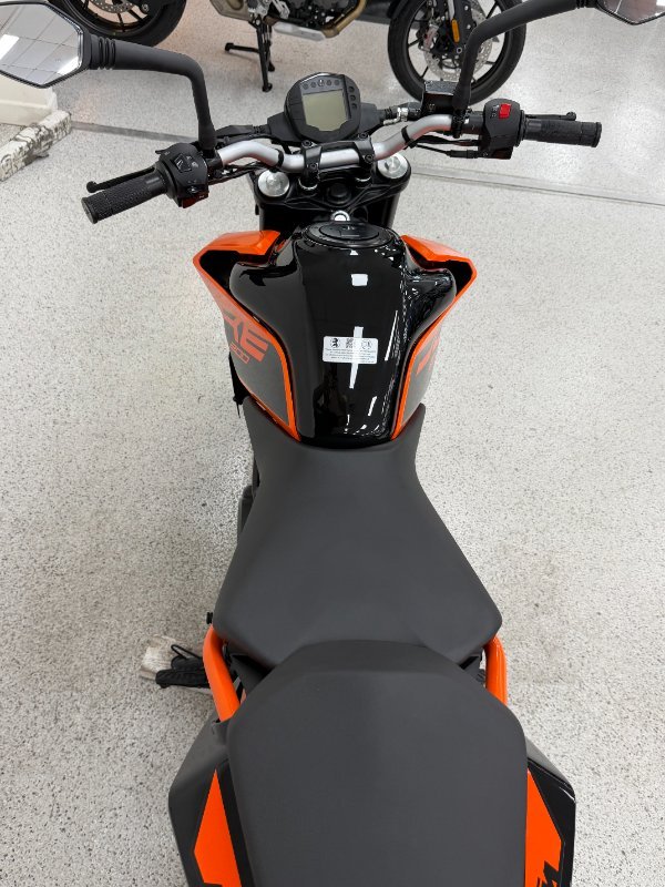 2024 Ktm 200 DUKE (ABS) Orange