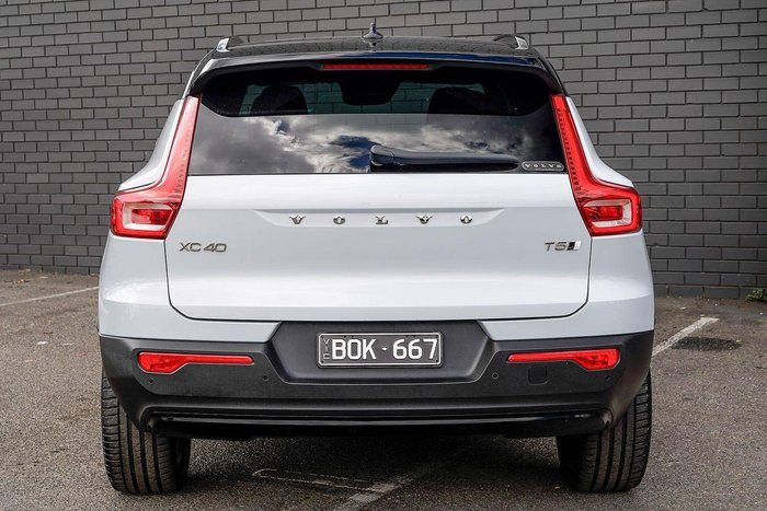 2021 Volvo XC40 T5 R-Design
