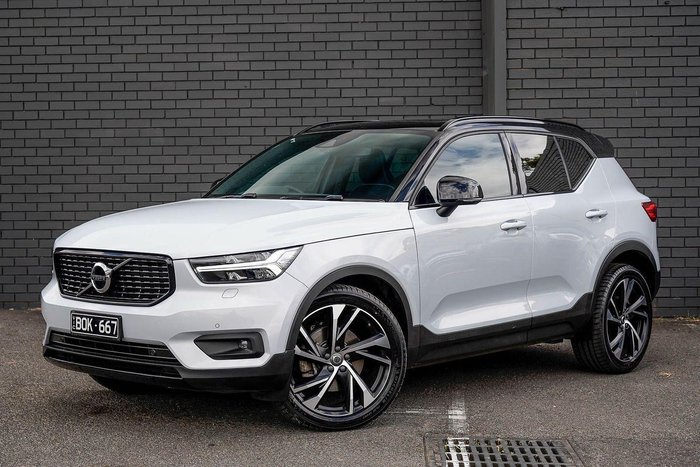 2021 Volvo XC40 T5 R-Design