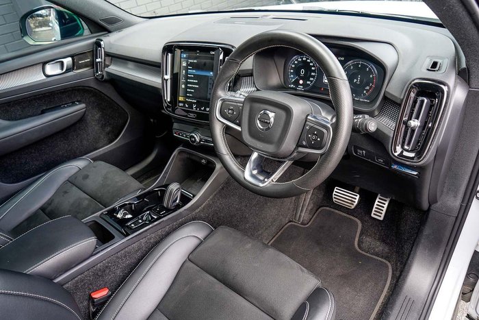 2021 Volvo XC40 T5 R-Design