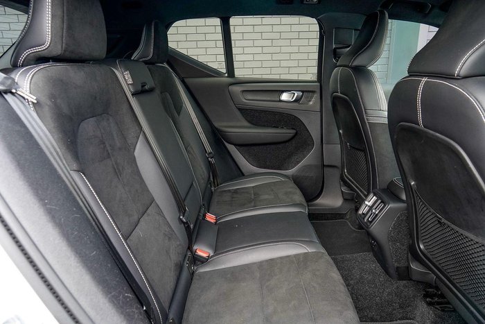 2021 Volvo XC40 T5 R-Design