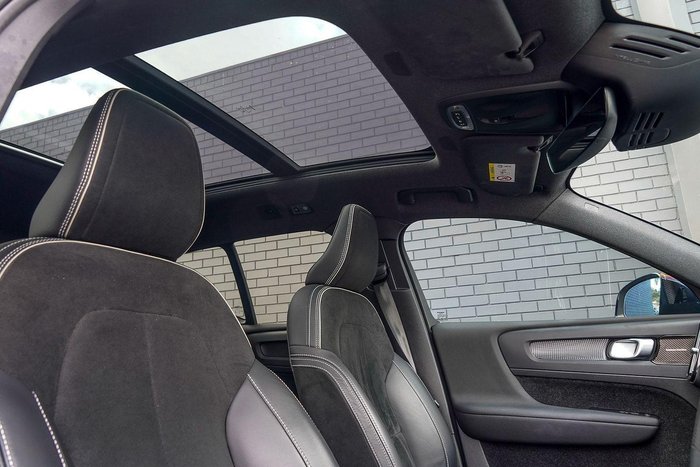 2021 Volvo XC40 T5 R-Design