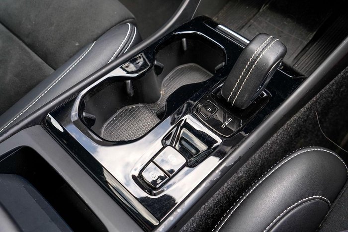 2021 Volvo XC40 T5 R-Design