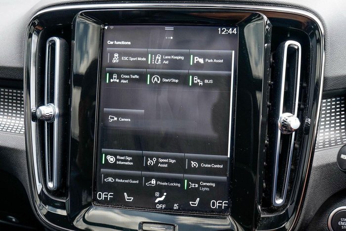 2021 Volvo XC40 T5 R-Design