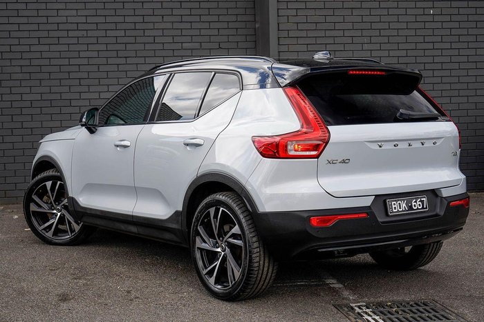 2021 Volvo XC40 T5 R-Design