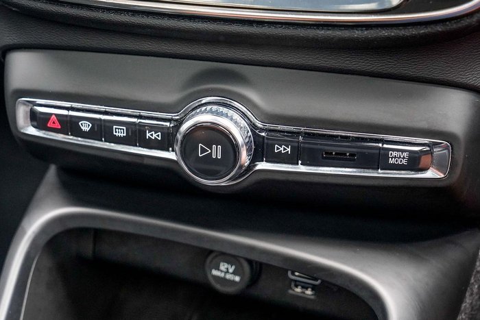 2021 Volvo XC40 T5 R-Design