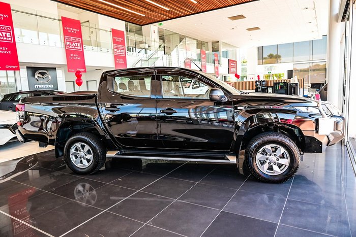 2022 Mitsubishi Triton GLX+