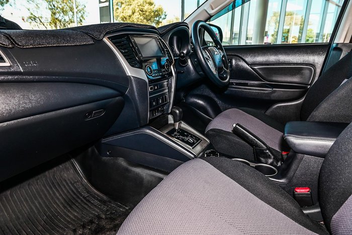 2022 Mitsubishi Triton GLX+