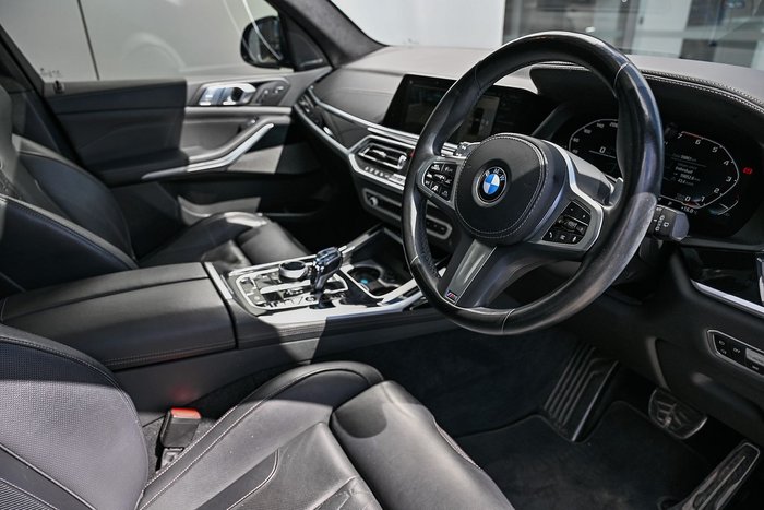2022 BMW X7 M50i