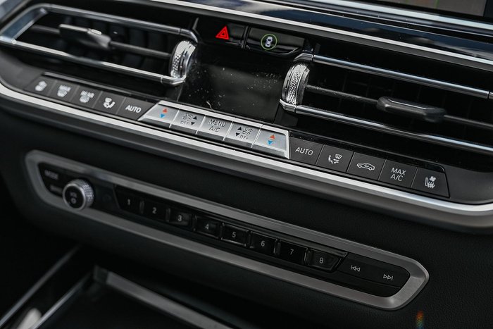 2022 BMW X7 M50i