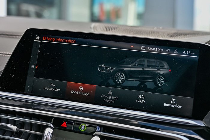 2022 BMW X7 M50i