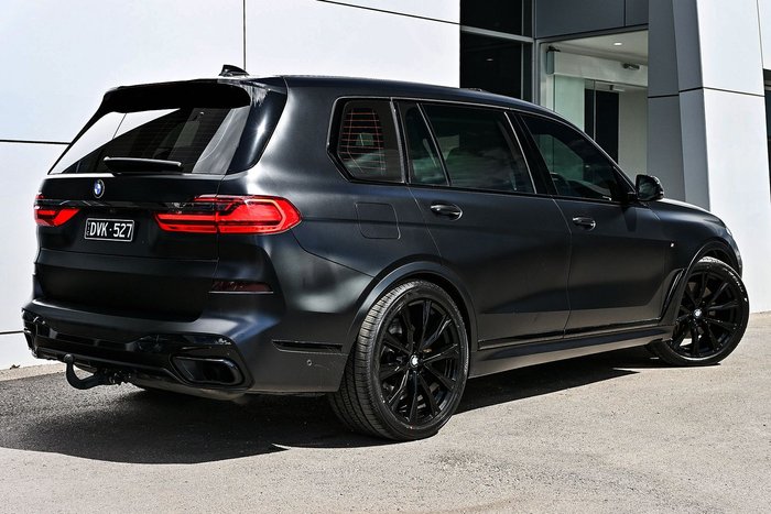 2022 BMW X7 M50i
