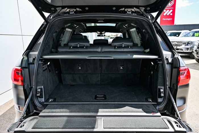 2022 BMW X7 M50i