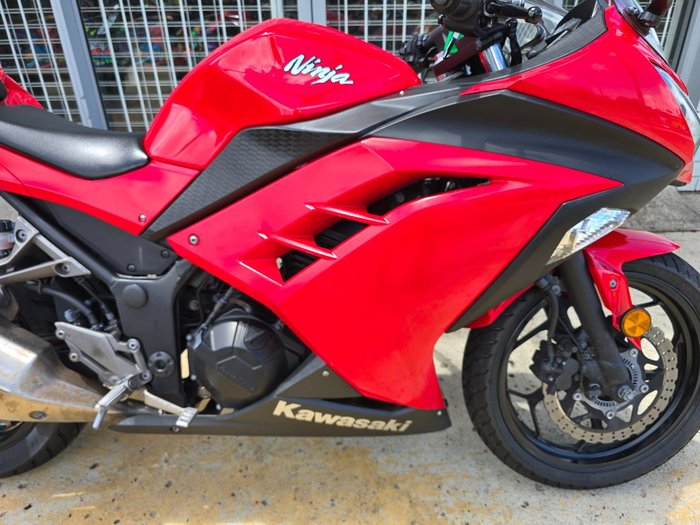 2016 Kawasaki NINJA 300 Red