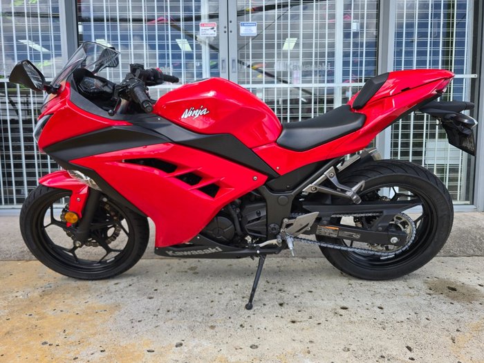 2016 Kawasaki NINJA 300 Red