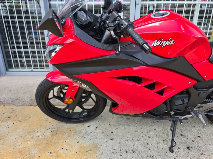 2016 Kawasaki NINJA 300 Red