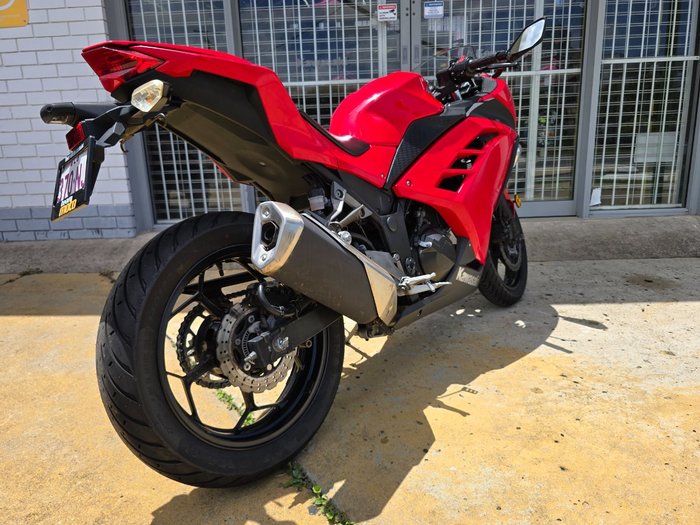2016 Kawasaki NINJA 300 Red