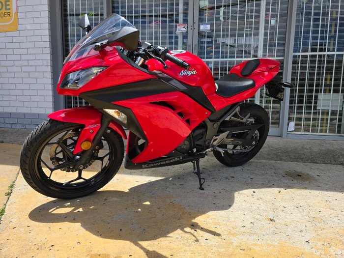 2016 Kawasaki NINJA 300 Red