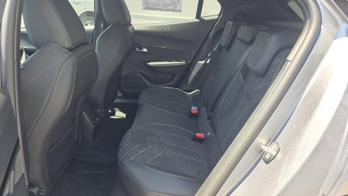 2025 Peugeot 2008 GT Hybrid