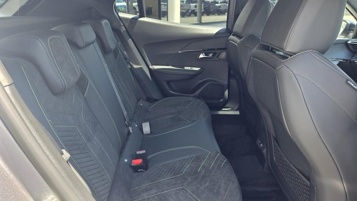 2025 Peugeot 2008 GT Hybrid