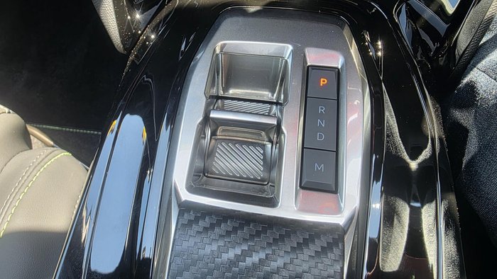 2025 Peugeot 2008 GT Hybrid