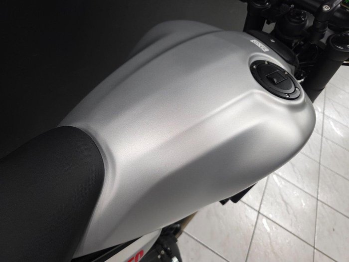 2025 Royal Enfield 2025 Royal Enfield 450CC GUERILLA 450 Road Silver