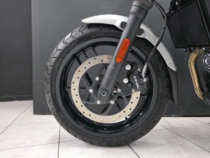 2025 Royal Enfield 2025 Royal Enfield 450CC GUERILLA 450 Road Silver