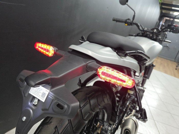 2025 Royal Enfield 2025 Royal Enfield 450CC GUERILLA 450 Road Silver