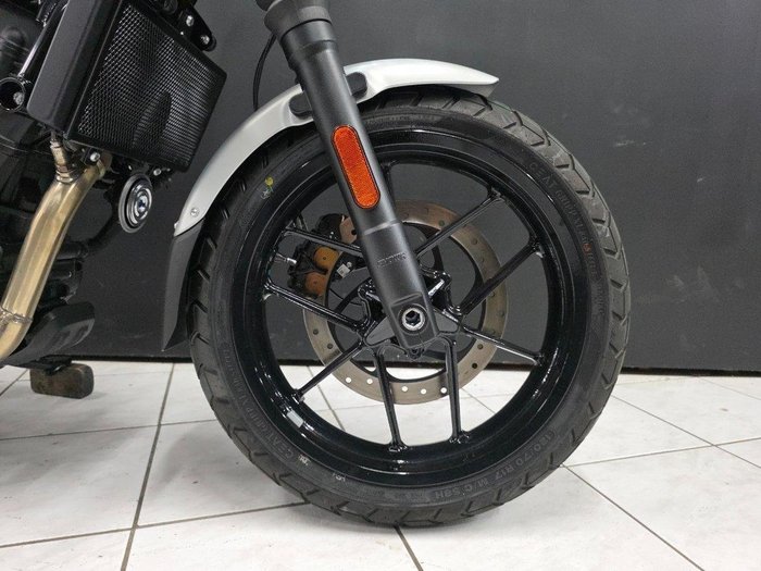 2025 Royal Enfield 2025 Royal Enfield 450CC GUERILLA 450 Road Silver