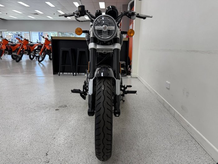 2025 Royal Enfield 2025 Royal Enfield 650CC SUPER METEOR 650 Road