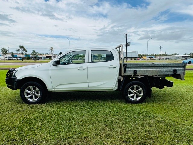 2023 Isuzu D-MAX 2023 Isuzu D-Max 4X4 Crew Cab Chassis LSM 3.0L TD Automatic (TOR3026) With Accesories Mineral White (527)