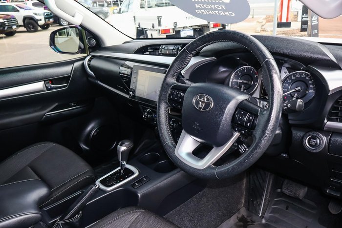 2023 Toyota Hilux SR5