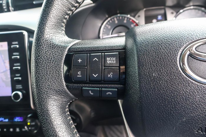 2023 Toyota Hilux SR5