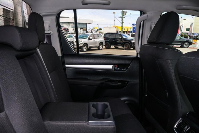 2023 Toyota Hilux SR5