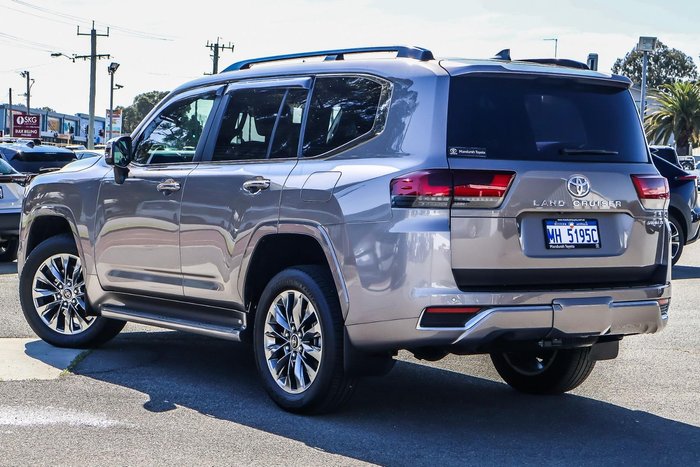 2024 Toyota Landcruiser Sahara ZX