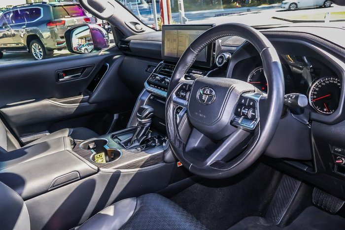 2024 Toyota Landcruiser Sahara ZX